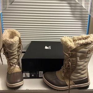 Sorel Torino II Holiday Sz 9